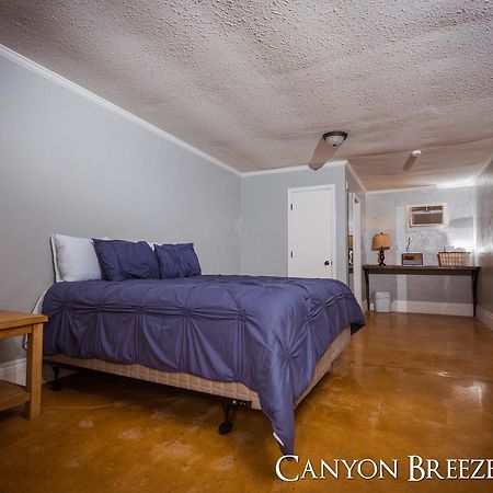 Canyon Breeze Motel Sulphur Esterno foto